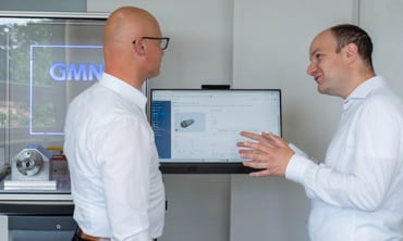 24.09.2025 Pressemitteilung, 4.500 Zeichen, 3 Bilder
Um die Marktposition zu stärken, kooperiert WEISS Spindeltechnologie (Fachbereich der Innomotics GmbH) mit der GMN Paul Müller Industrie GmbH & Co. KG im Rahmen einer technologischen Partnerschaft. Unter anderem kommt künftig in Weiss-Spindeln das Embedded-System IDEA-4S von GMN zum Einsatz...